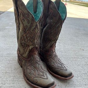 Size 10 corral cowgirl boots